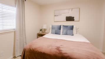 2 bedrooms, desk, iron/ironing board, travel cot
