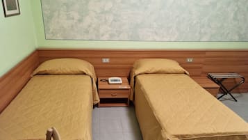 Economy Twin Room | Desk, free WiFi, bed sheets