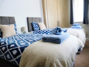 2 bedrooms, iron/ironing board, free WiFi, bed sheets - City Haven 10 min walk Cathedral & City + Netflix (Salisbury)