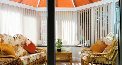 City Haven 10 min walk Cathedral & City + Netflix