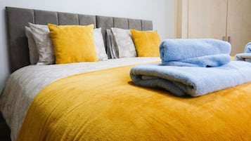 2 bedrooms, iron/ironing board, free WiFi, bed sheets