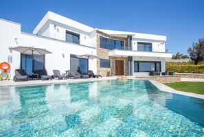 Pool - Villa Indira in Kallithies (Καλυθιές)