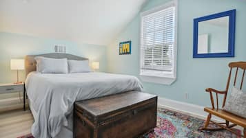 2 bedrooms, desk, iron/ironing board, travel crib