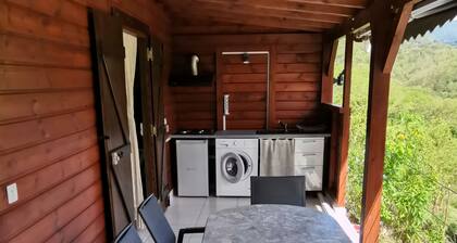 Brand-new 4-person wooden bungalow with air conditioning