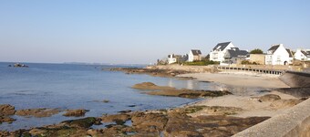 Beautiful, bright apartment 350m from the Sables Blancs/GR34 beach in Concarneau