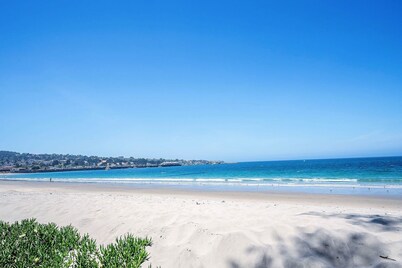 3854 La Playa - Oceanfront Condo Near Wharf, Pool