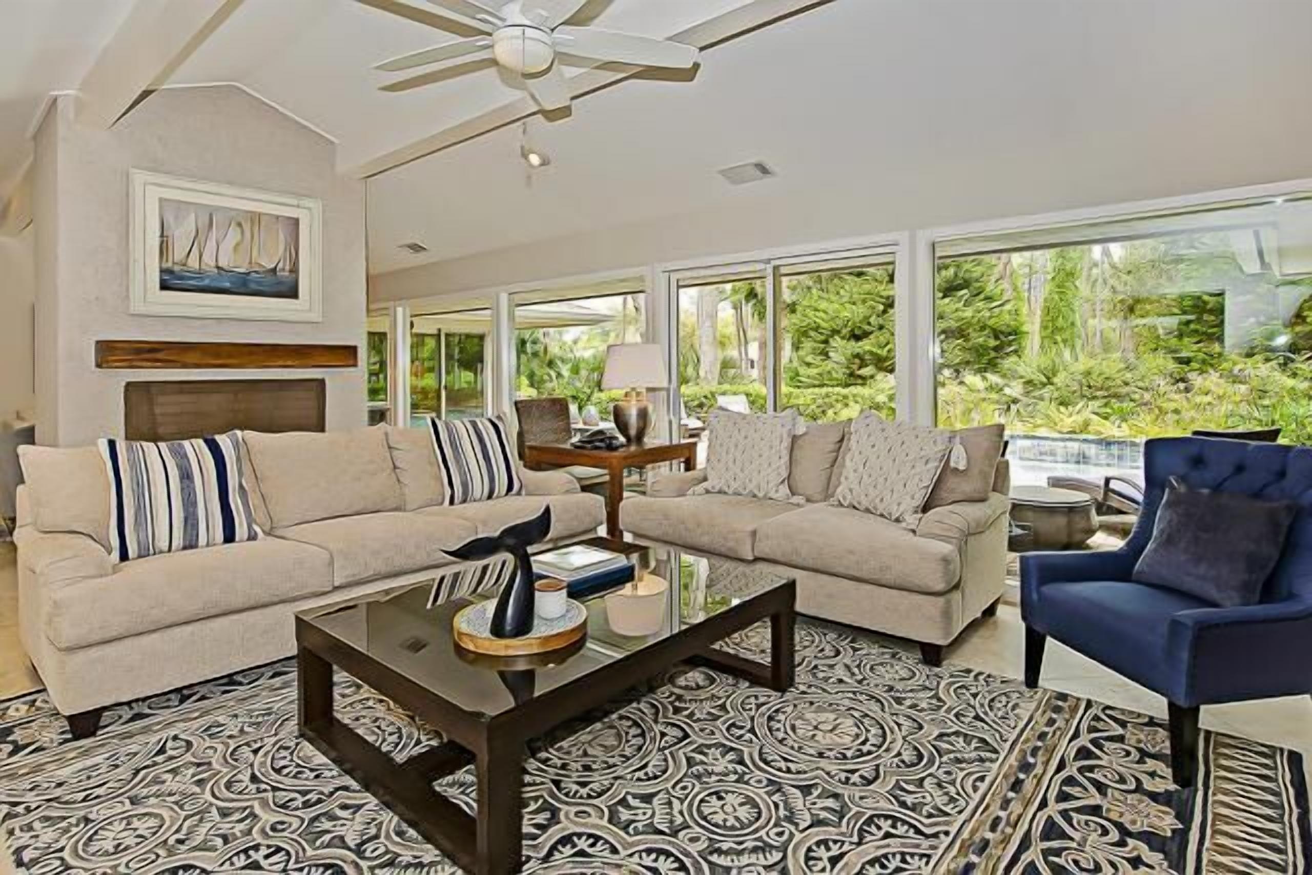 Updated & charming 3-Bdrm home, direct golf views, in the heart of Harbour Town