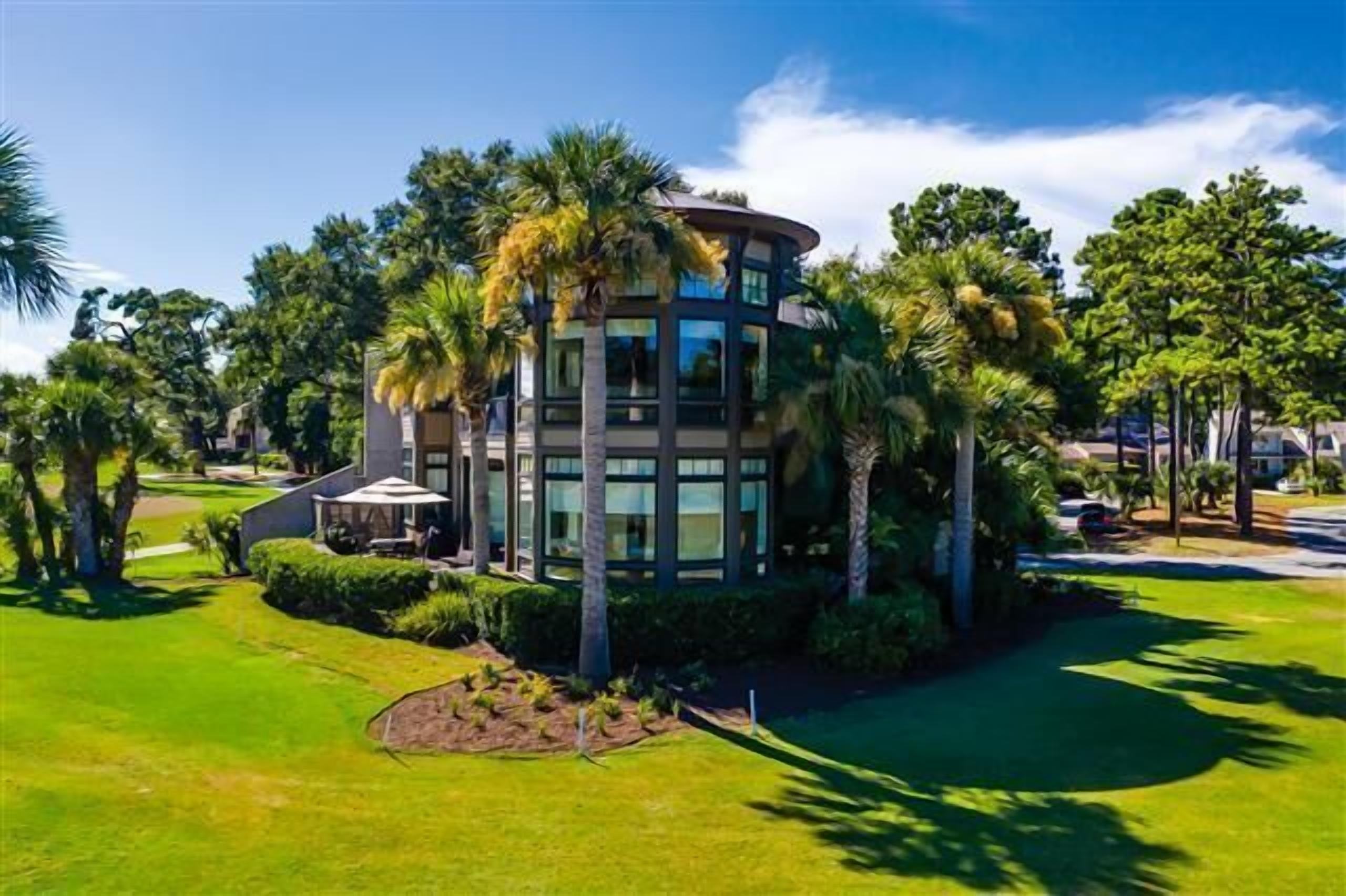 Spacious 5-Bdrm home w/ stunning views of Harbour Town golf course in Sea Pines