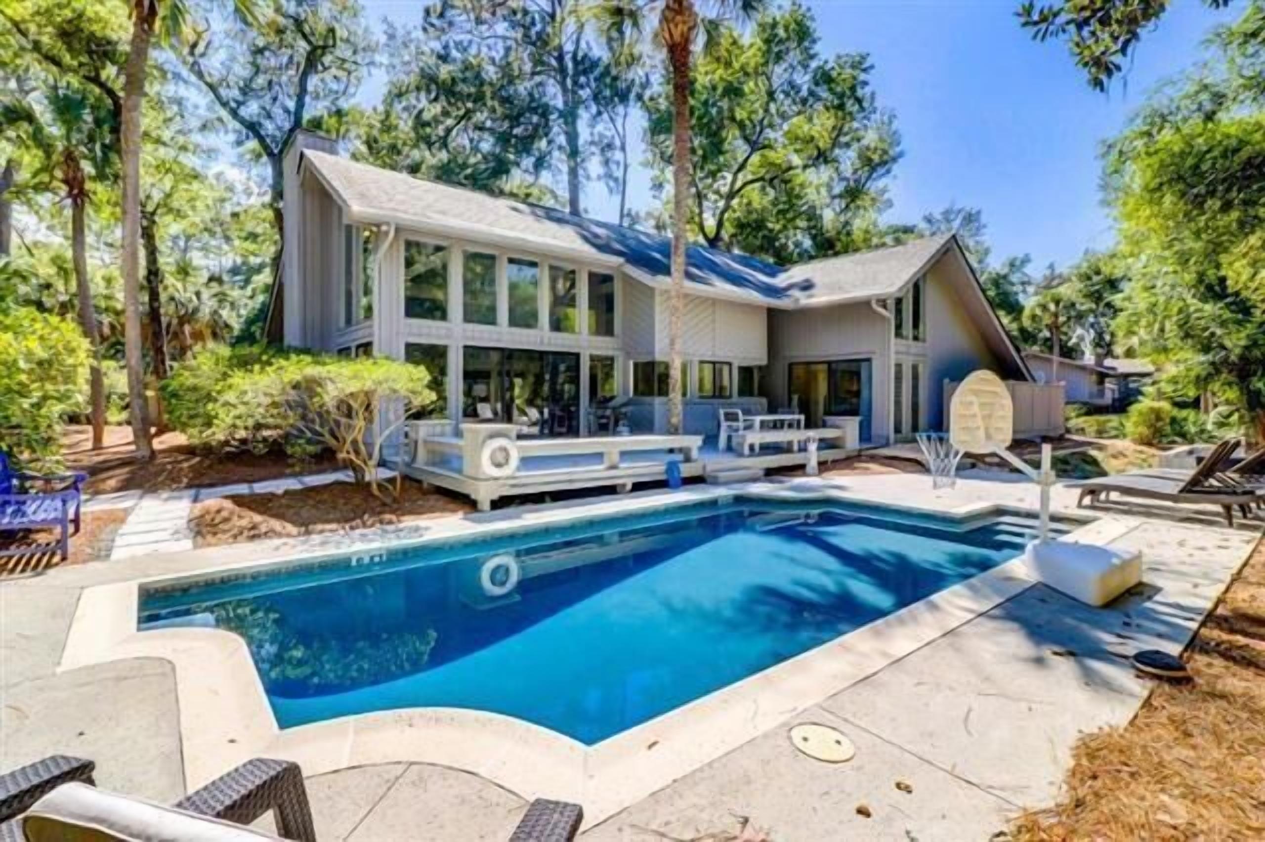 Open & airy 4-Bdrm home w/ Private Pool, close to amenities of Sea Pines Resort