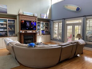 32-inch Smart TV with digital channels, TV, Netflix - Stroble Paradise (Moncks Corner)