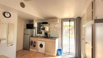 Kühlschrank, Mikrowelle, Herdplatte, Geschirrspüler