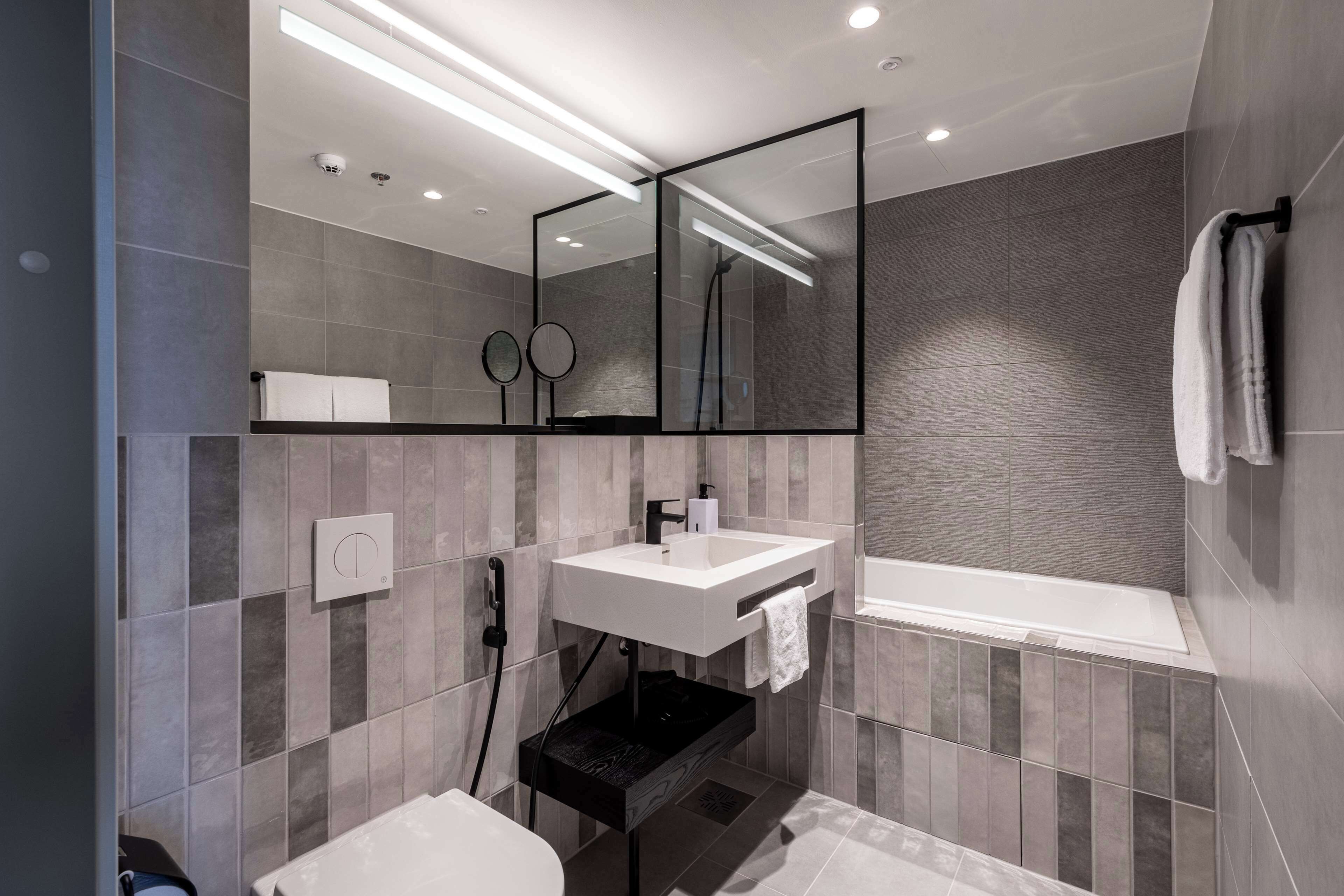 1 bedroom, minibar, in-room safe, blackout curtains