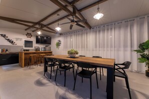 Villa | Dining