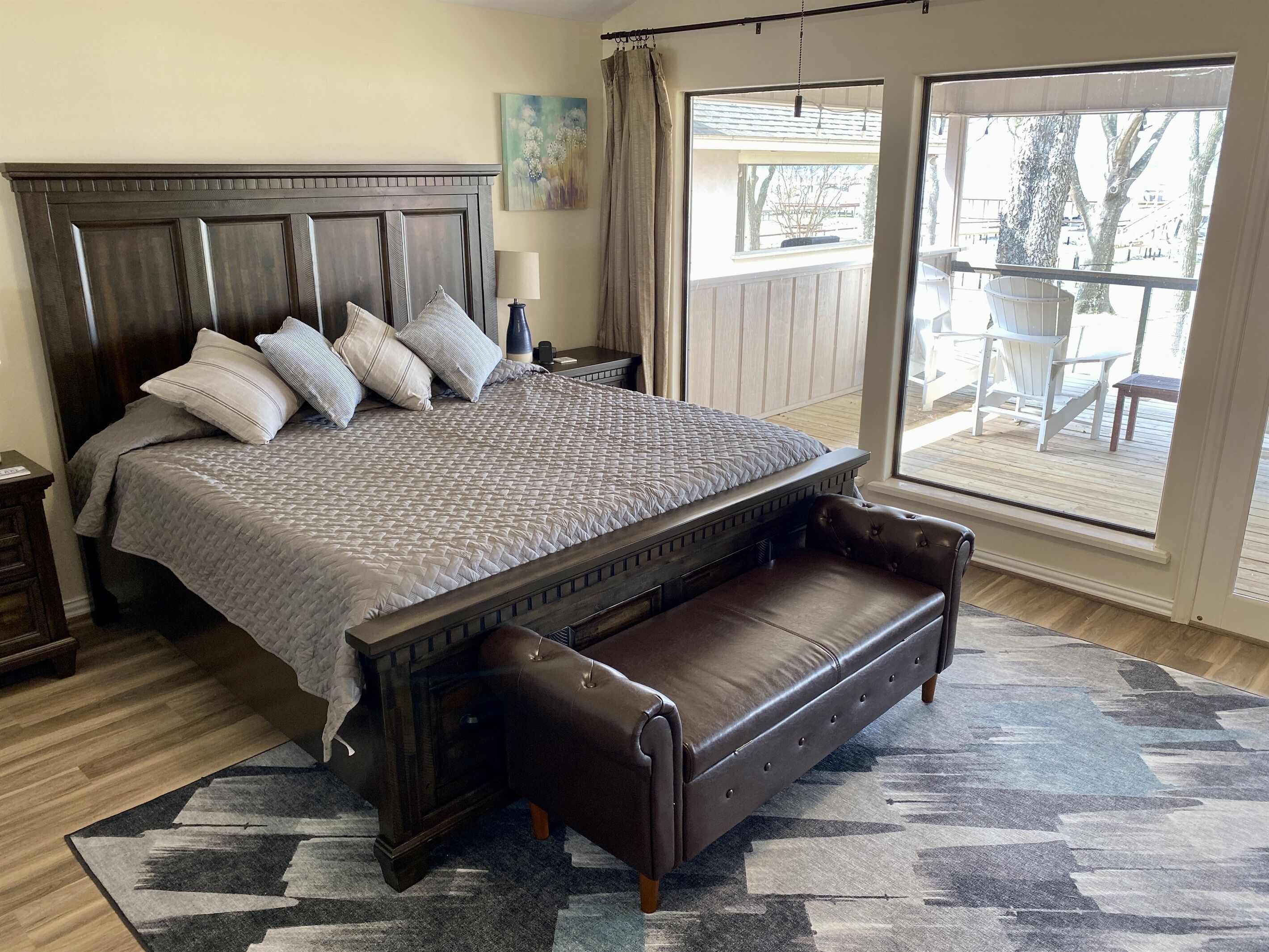 4 bedrooms, desk, iron/ironing board, free WiFi