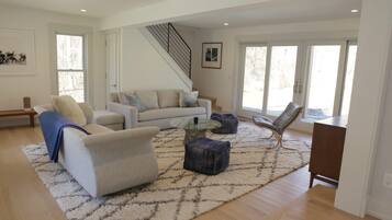 House, Multiple Beds (Three Stokes) | Living room