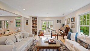 Casa, várias camas (Floyd's Estate) | Área de estar