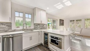 House, Multiple Beds (Harbor View Haven) | Private kitchen