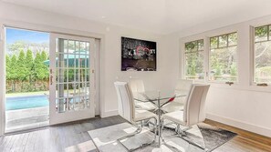 House, Multiple Beds (Harbor View Haven) | Private kitchen