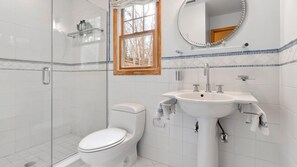 Bathroom - North Sea Seclusion (Southampton)