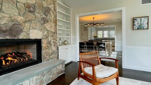 House, Multiple Beds (East Hampton Retreat) | Living room - East Hampton Retreat (East Hampton)