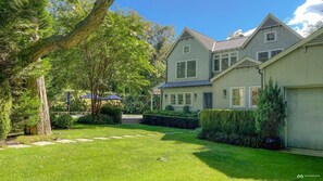 House, Multiple Beds (East Hampton Retreat) | Property grounds - East Hampton Retreat (East Hampton)