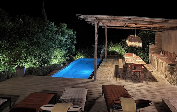Outdoor pool, a heated pool
