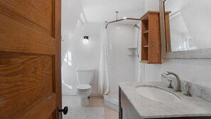 Bathroom - Twin Lakes Tranquility (Salisbury)