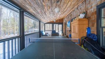 House, Multiple Beds (Twin Lakes Tranquility) | Balcony