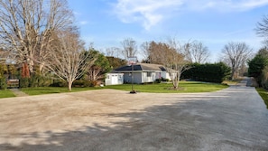 House, Multiple Beds (East Hampton Village Haven) | Exterior