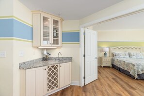 3 bedrooms, iron/ironing board, free WiFi
