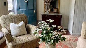 House, Multiple Beds (Quaint Water Mill Cottage) | Living room - Quaint Water Mill Cottage (Water Mill)