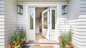 Exterior - Village Fringe Luxury (East Hampton)