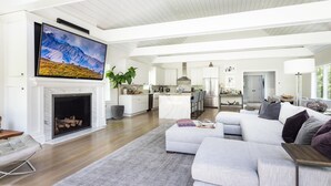 Living room - Village Fringe Luxury (East Hampton)