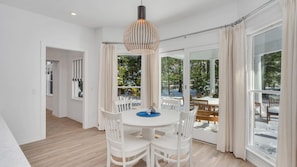 獨棟房屋, 多張床 (Northwest Harbor Retreat) | 用餐區