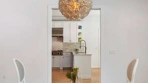 Casa, letti multipli (Northwest Harbor Retreat) | Cucina privata | Microonde, tostapane, frullatore