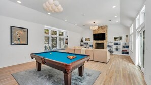 獨棟房屋, 多張床 (Northwest Harbor Retreat) | 遊戲室