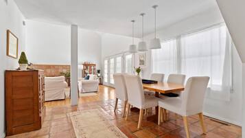 House, Multiple Beds (Westhampton Beach Classic) | Private kitchen