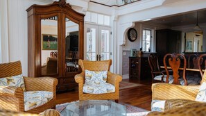 Huis, meerdere bedden (Bassinova-on-Hudson) | Woonkamer