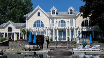 House, Multiple Beds (Bassinova-on-Hudson) | Exterior