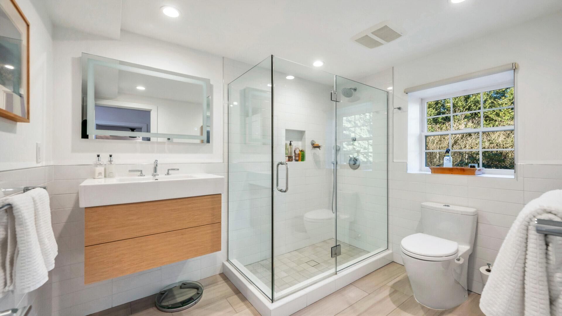 House, Multiple Beds (East Hampton Delight) | Bathroom