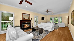 Living room - Harts Cove Hideaway by Westhampton Village (East Moriches)