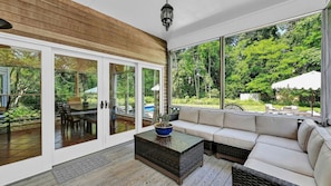 House, Multiple Beds (Harts Cove Hideaway by Westhampton Vi) | Balcony - Harts Cove Hideaway by Westhampton Village (East Moriches)