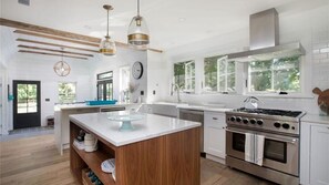 บ้านพัก, หลายเตียง (Perfection on the Preserve) | ครัวส่วนตัว | ไมโครเวฟ, เตาปิ้งขนมปัง, เครื่องปั่น