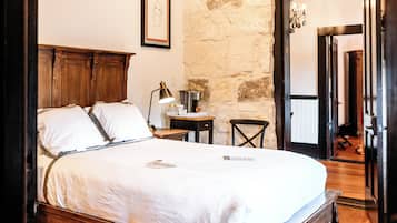 Room 22 | 1 bedroom, individually decorated, individually furnished