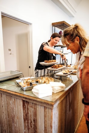 Free daily buffet breakfast - Hotel Giles (Comfort)