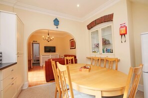 Dining - Adhurst" - close to city centre - 3 bed/2 bath (York)