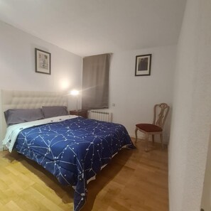 1 多间卧室、熨斗/熨衣板、上网接入、床单