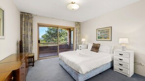 2 bedrooms, iron/ironing board, free WiFi, bed sheets - Radburn Ondine Close 3/17 - Beachfront apartment at Shoal Bay (Nelson Bay)