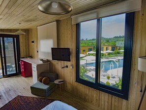 In-room safe, blackout drapes, free WiFi, bed sheets - Arsuz Bungalov (Arsuz)