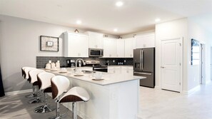 Fridge, microwave, oven, stovetop - Last Minute Disney! Private Pool, Hot Tub, Game Room & Themed Bedrooms. Book Now! #56447 (Orlando)